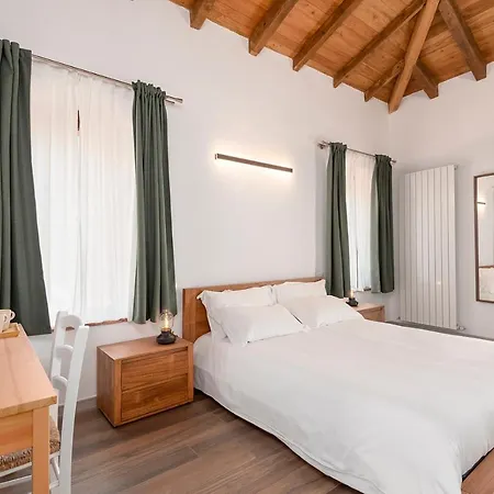 Porto Di Clanezzo Bed & Breakfast Exterior photo